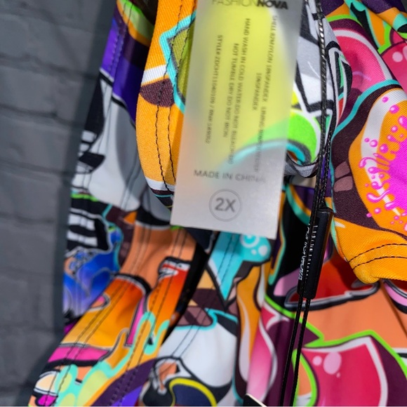 NEW! Fashion Nova All That Graffiti 1 Piece Swimsuit - Multicolor - Size 2X - Picture 7 of 7